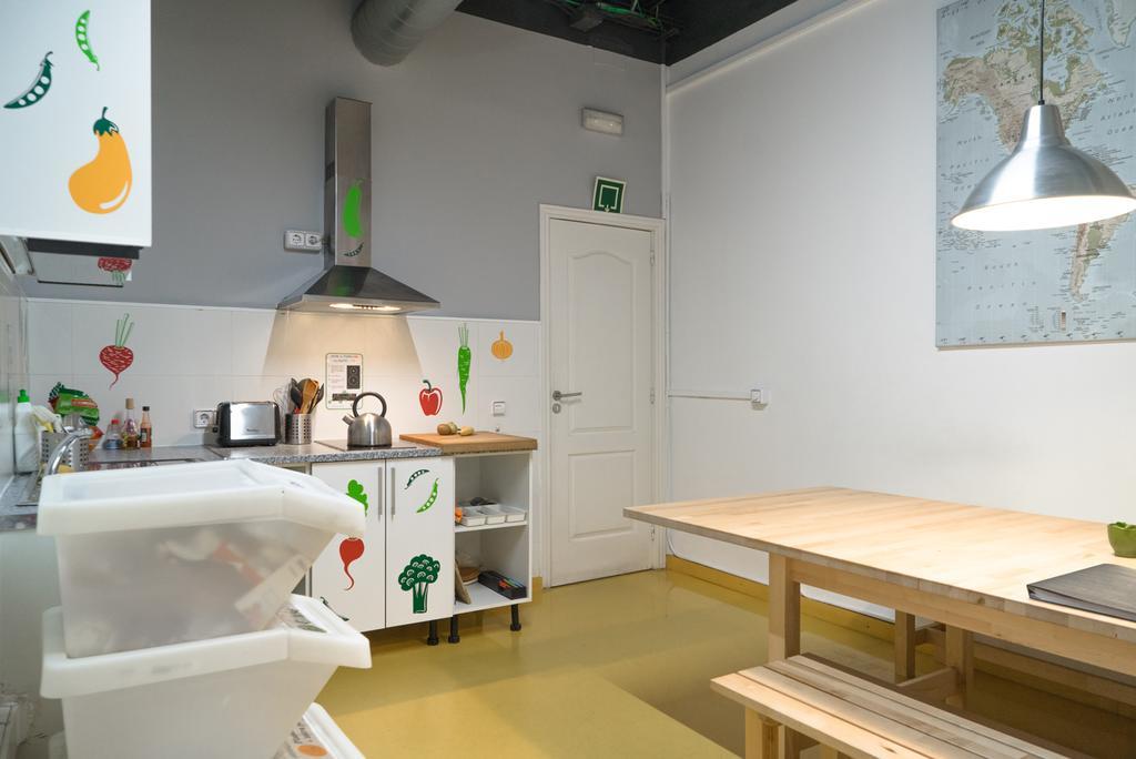 Sleep Green - Certified Eco Youth Hostel Barcelona Exterior photo